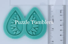 Load image into Gallery viewer, CUSTOM MOLD: &quot;SUNFLOWER&quot; Earring  *May have a 7-10 Day Shipping Delay (E23)