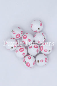 25MM BUBBLEGUM BEADS (10 PIECE) - WHITE BEAD WITH PINK LIPS