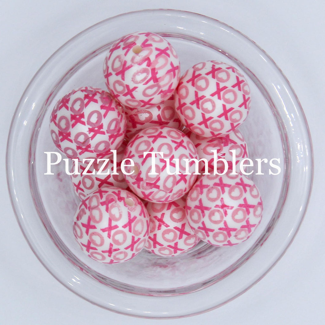 25MM BUBBLEGUM BEADS (10 PIECE) - WHITE PEARL WITH XOXO