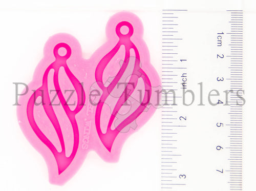 Earring with 3 Line Designs - $6