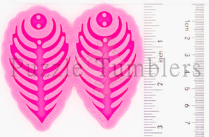 NEW -FISHBONE EARRINGS- PINK Mold